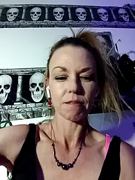cammyquart online show from 10-21-25, 02:55
