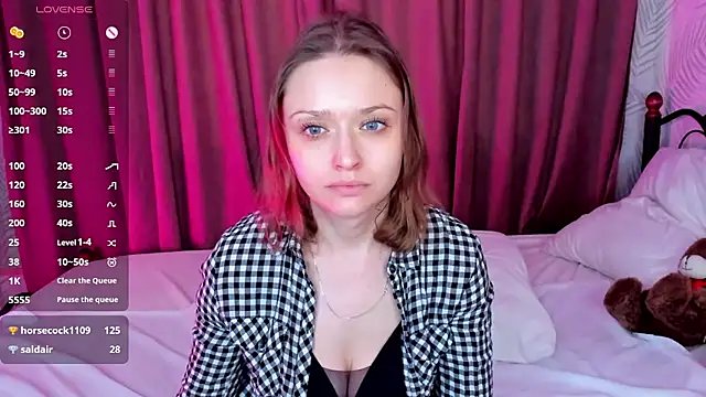 Snapshot of Linda_Bryant chatting on 02-28-25, 03:48 Linda Bryant online show from 02-28-25, 03:48