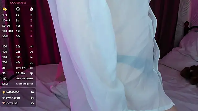 Snapshot of Linda_Bryant chatting on 02-23-25, 03:45 Linda Bryant online show from 02-23-25, 03:45