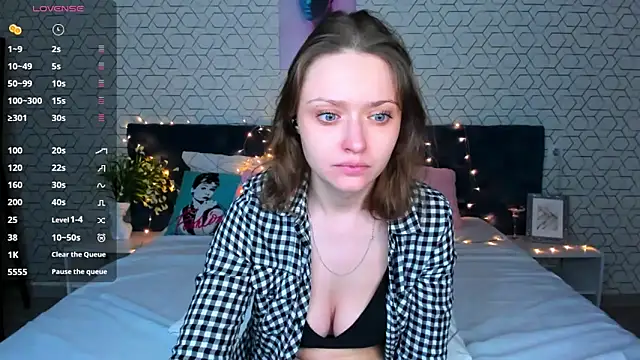 Snapshot of Linda_Bryant chatting on 03-08-25, 12:44 Linda Bryant online show from 03-08-25, 12:44