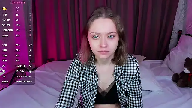 Snapshot of Linda_Bryant chatting on 02-14-25, 11:31 Linda Bryant online show from 02-14-25, 11:31