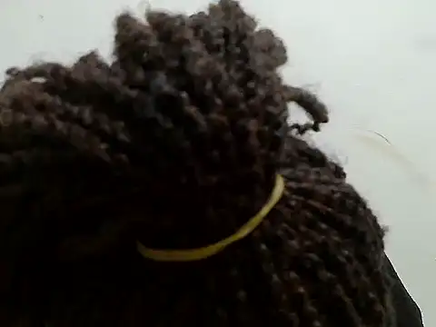 Snapshot of prettybeee chatting on 10-12-25, 01:51 prettybeee online show from 10-12-25, 01:51