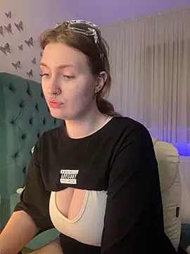 Snapshot of _Chlo__e chatting on 03-13-25, 03:00 Chlo e online show from 03-13-25, 03:00