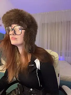  Chlo  e online show from 10-26-25, 09:48