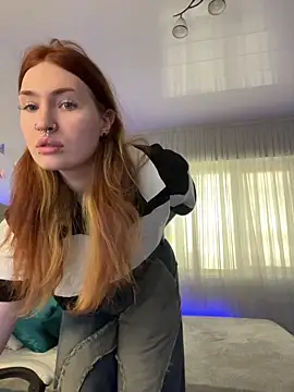  Chlo  e online show from 10-24-25, 10:58