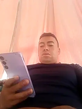 Snapshot of Diego_leon27 chatting on 02-14-25, 02:23 Diego leon27 online show from 02-14-25, 02:23