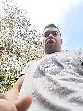 Snapshot of Diego_leon27 chatting on 11-11-25, 02:12 Diego leon27 online show from 11-11-25, 02:12