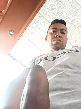 Snapshot of Diego_leon27 chatting on 09-26-25, 04:36 Diego leon27 online show from 09-26-25, 04:36