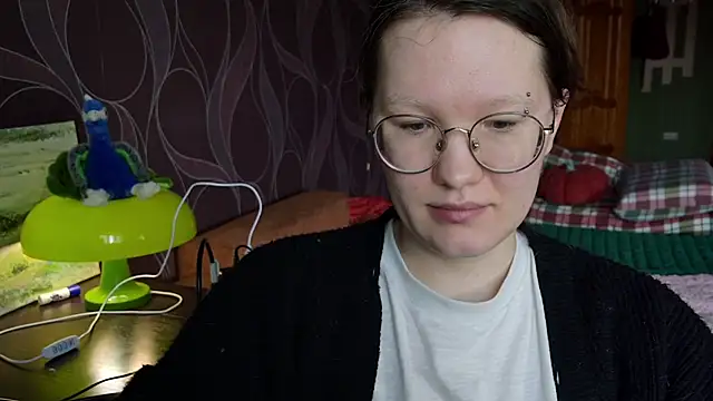Snapshot of MiriamOr chatting on 04-18-26, 07:44 MiriamOr online show from 04-18-26, 07:44
