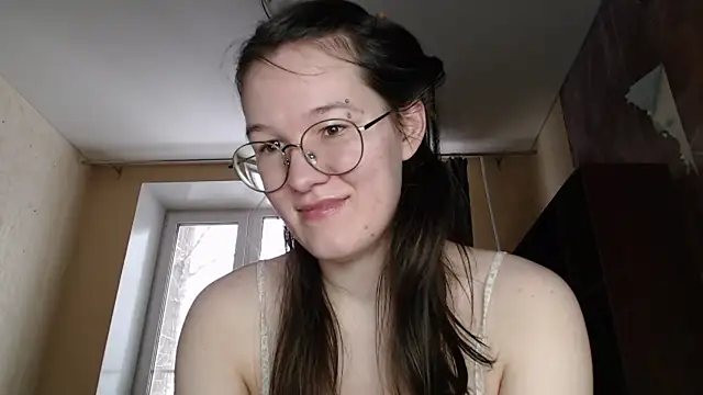 Snapshot of MiriamOr chatting on 02-27-25, 10:33 MiriamOr online show from 02-27-25, 10:33