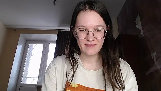Snapshot of MiriamOr chatting on 01-27-25, 10:38 MiriamOr online show from 01-27-25, 10:38