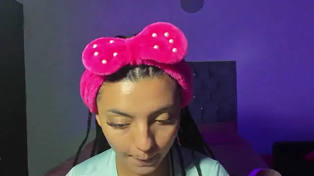 Snapshot of CaroolSex chatting on 01-22-25, 01:42 CaroolSex online show from 01-22-25, 01:42