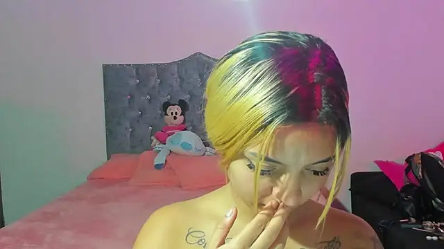 Snapshot of CaroolSex chatting on 12-29-24, 12:55 CaroolSex online show from 12-29-24, 12:55