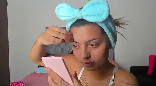 Snapshot of CaroolSex chatting on 01-11-25, 07:05 CaroolSex online show from 01-11-25, 07:05