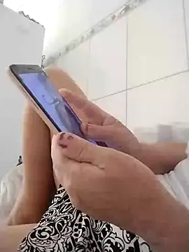 Snapshot of mariy522 chatting on 10-22-25, 12:15 mariy522 online show from 10-22-25, 12:15