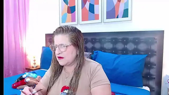 Snapshot of sandra_20 chatting on 05-24-26, 10:15 sandra 20 online show from 05-24-26, 10:15