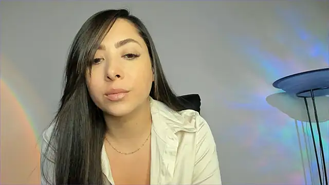Mila  Paramo online show from 09-30-25, 11:44
