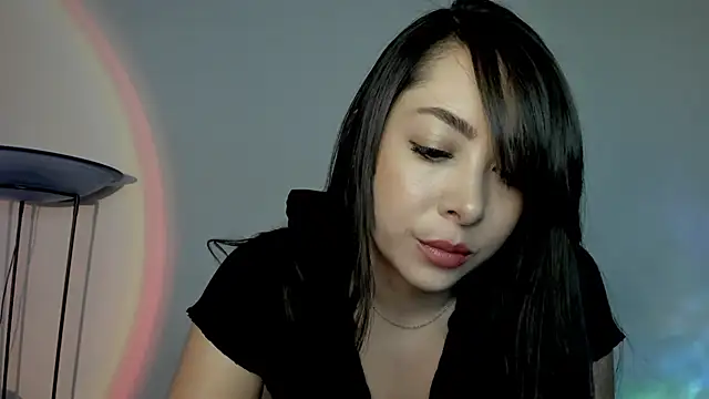 Mila  Paramo online show from 03-20-25, 11:45