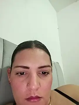 Snapshot of Mia_Hampton chatting on 05-15-26, 06:39 Mia Hampton online show from 05-15-26, 06:39