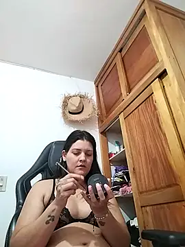 Mia Hampton online show from 09-21-25, 05:18