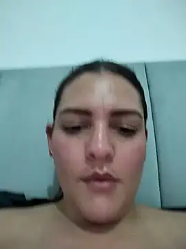 Snapshot of Mia_Hampton chatting on 06-14-26, 02:35 Mia Hampton online show from 06-14-26, 02:35
