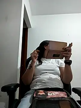 Mia Hampton online show from 01-11-26, 08:27