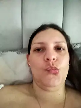 Snapshot of Mia_Hampton chatting on 04-16-26, 09:37 Mia Hampton online show from 04-16-26, 09:37