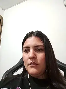 Mia Hampton online show from 12-17-25, 10:26