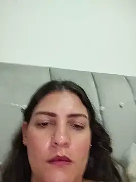 Snapshot of Mia_Hampton chatting on 05-27-26, 02:08 Mia Hampton online show from 05-27-26, 02:08