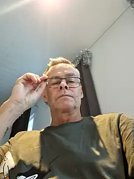 DarrenSullivanSlut online show from 12-04-24, 10:18