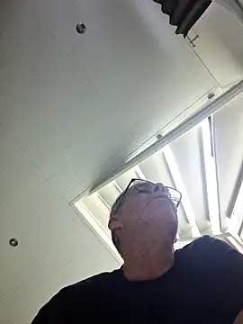 DarrenSullivanSlut online show from 03-18-25, 09:01