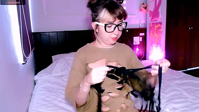 Cosmo Riri online show from 09-28-25, 06:31