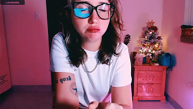 Cosmo Riri online show from 01-17-26, 10:52