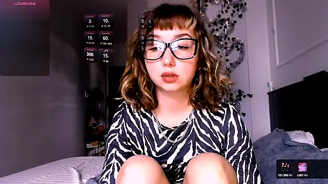 Cosmo Riri online show from 01-13-25, 06:38