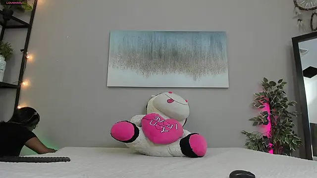 Briana Wells  online show from 11-01-25, 01:38