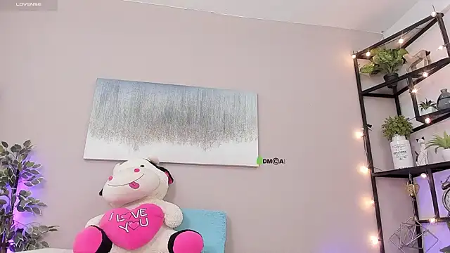 Briana Wells  online show from 10-25-25, 01:34