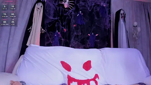 Briana Wells  online show from 10-22-25, 01:21