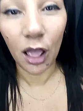 Snapshot of Leticia_goddes chatting on 03-06-25, 10:41 Leticia goddes online show from 03-06-25, 10:41