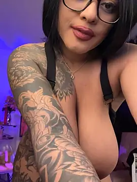 Snapshot of monroe_777 chatting on 02-09-25, 06:11 monroe 777 online show from 02-09-25, 06:11