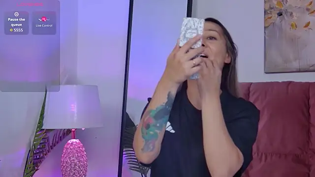 NicolLopeze online show from 09-15-25, 05:52