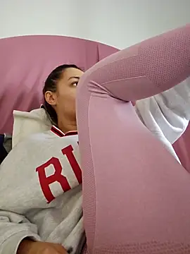 NicolLopeze online show from 03-17-25, 10:49