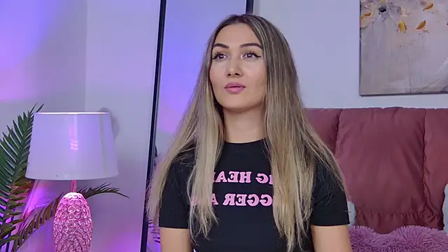 NicolLopeze online show from 10-10-25, 04:08