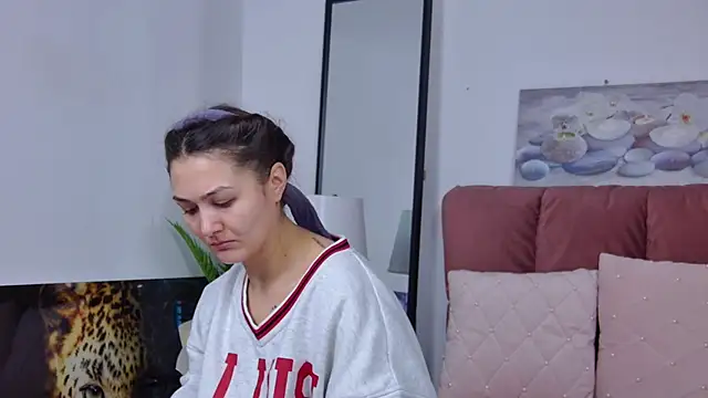 NicolLopeze online show from 02-26-25, 07:23