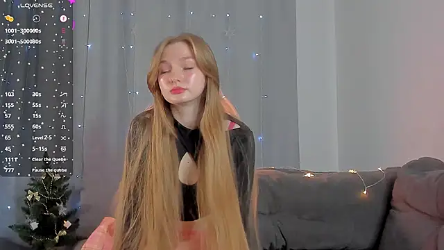 Snapshot of Barbie-Doll- chatting on 12-19-24, 10:10 Barbie-Doll- online show from 12-19-24, 10:10