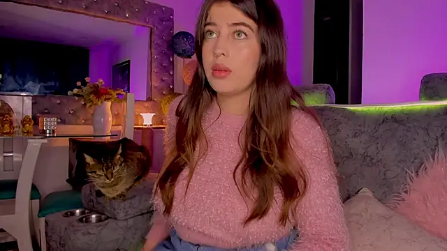 zoe kittylove online show from 10-28-25, 04:02