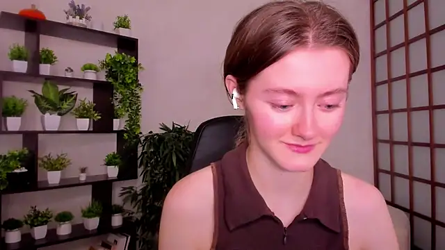 KateCuddle online show from 10-16-25, 02:20