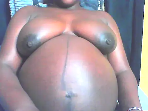 Snapshot of EboniesBelle chatting on 06-17-26, 05:29 EboniesBelle online show from 06-17-26, 05:29