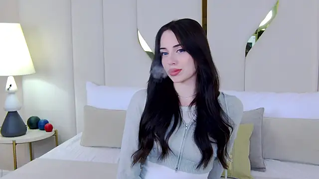 Snapshot of Betty_Bridge chatting on 05-20-26, 02:41 Betty Bridge online show from 05-20-26, 02:41