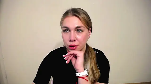 Sport Tall Doll online show from 04-23-26, 10:22