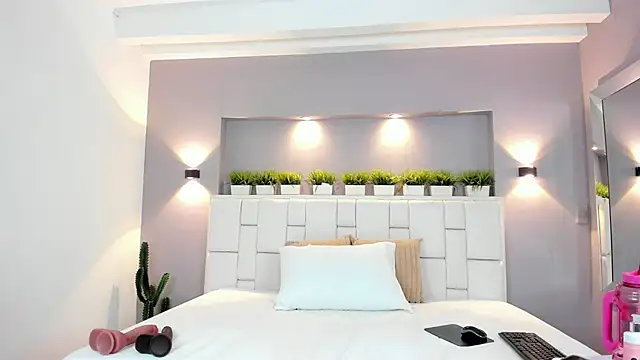 Snapshot of ValeriaGarcia chatting on 09-17-25, 12:29 ValeriaGarcia online show from 09-17-25, 12:29